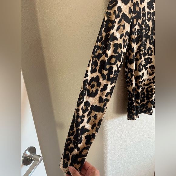 Leopard Print Blouse - Black and Tan- Gaze 🐆 - Picture 3 of 4